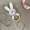 Белый эко грызунок-прорезыватель Зайчик с голубым шарфиком Белый эко грызунок-прорезыватель Зайчик с голубым шарфиком Грызунки 7