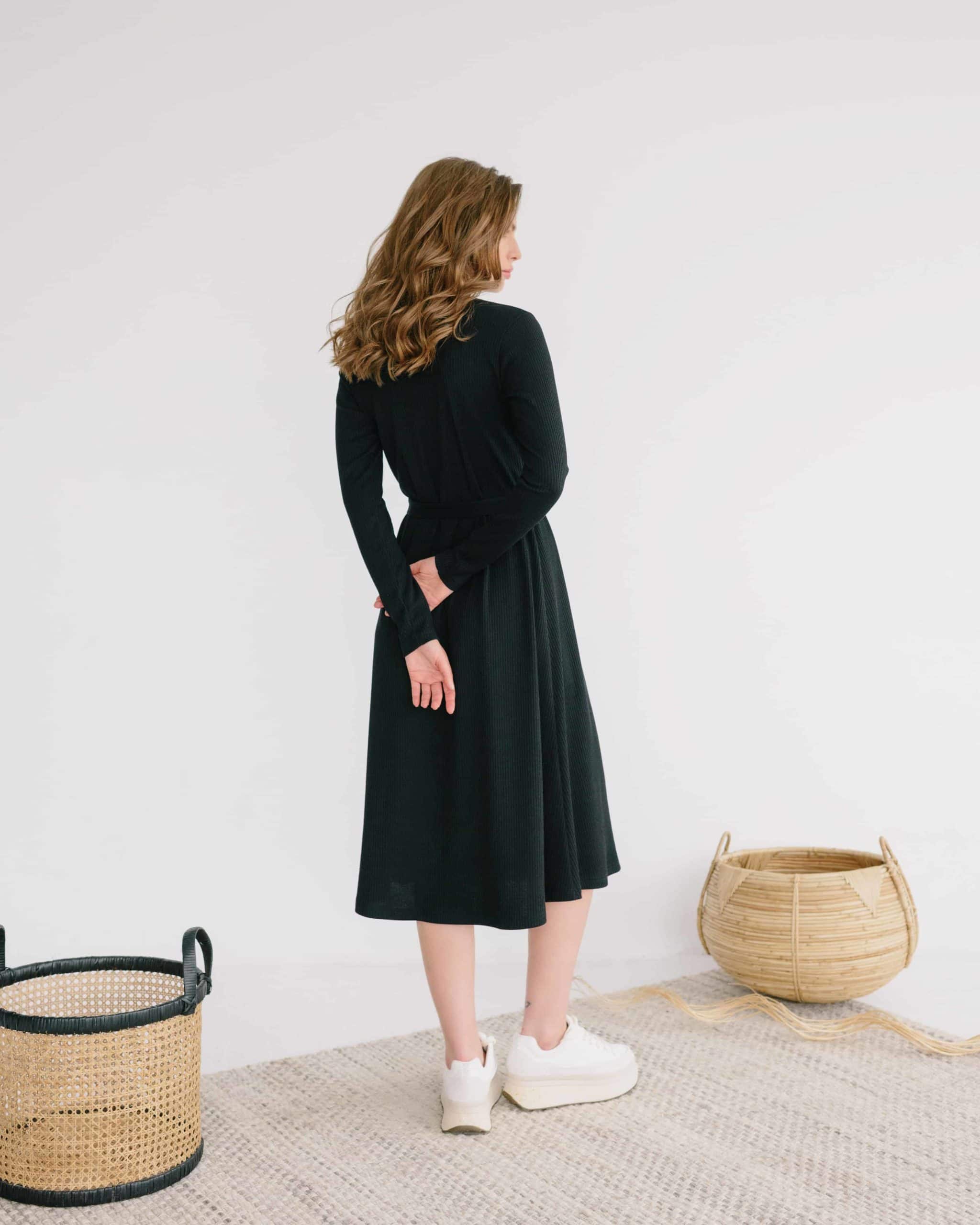 Черное платье-лапша для будущих и кормящих мам Lulu Черное платье-лапша для будущих и кормящих мам Lulu — изображение 6