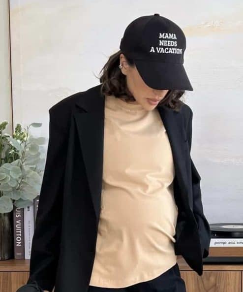 Черная бейсболка Mama needs a vacation Черная бейсболка Mama needs a vacation — изображение 8