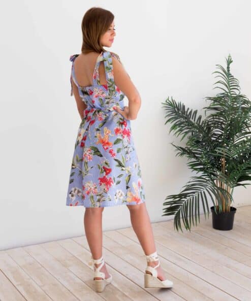 Cарафан с красными цветами для будущих и кормящих мам Peony — изображение 3