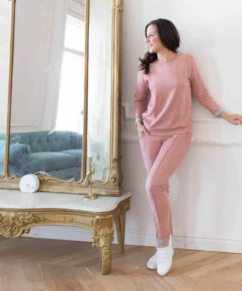 Розовый замшевый костюм для беременных и кормящих мам Laisa
