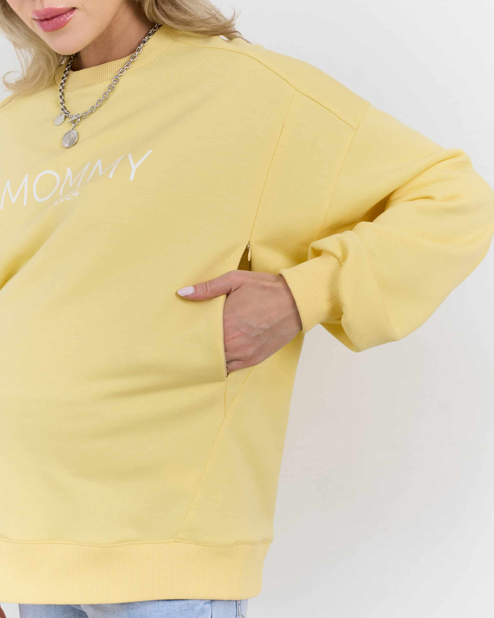 Желтый свитшот для мам Mommy est 2024 Желтый свитшот для мам Mommy est 2024 — изображение 2