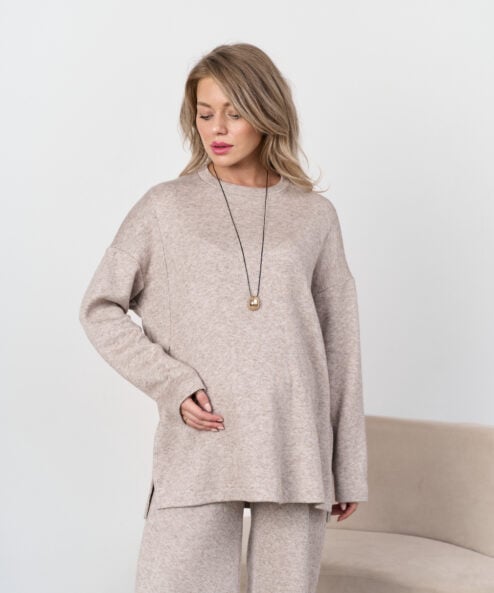 Бежевый теплый джемпер для будущих и кормящих мам Trendy