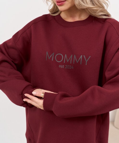 Темно-бордовый теплый свитшот для будущих и кормящих мам MOMMY est 2024 — изображение 8