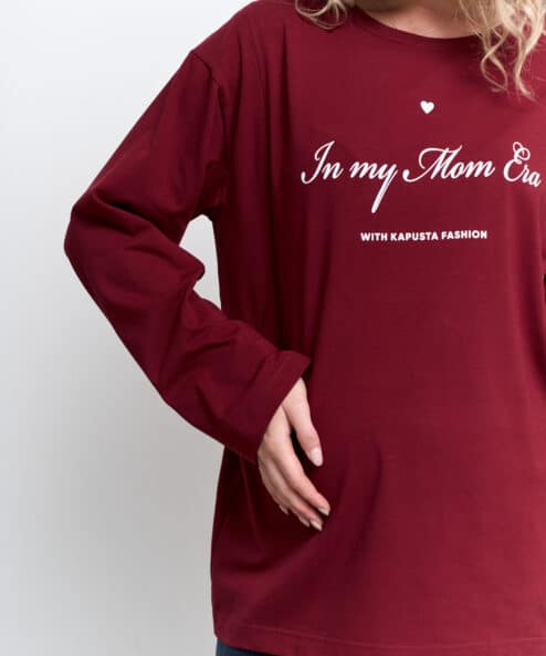 Бордовый оверсайз лонгслив In my Mom Era — изображение 8