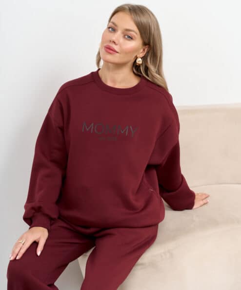 Темно-бордовый теплый свитшот для будущих и кормящих мам MOMMY est 2025