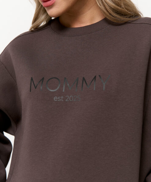 Кофейный теплый свитшот для будущих и кормящих мам MOMMY est 2025 Кофейный теплый свитшот для будущих и кормящих мам MOMMY est 2025 — изображение 4