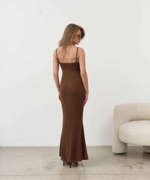 Шоколадное платье-комбинация макси Melania — изображение 16