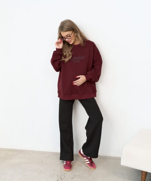 Темно-бордовый теплый свитшот для будущих и кормящих мам MOMMY est 2026 — изображение 5