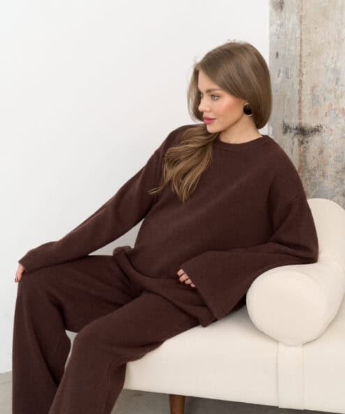 Шоколаный вязаный костюм с брюками и джемпером Cozy — изображение 4