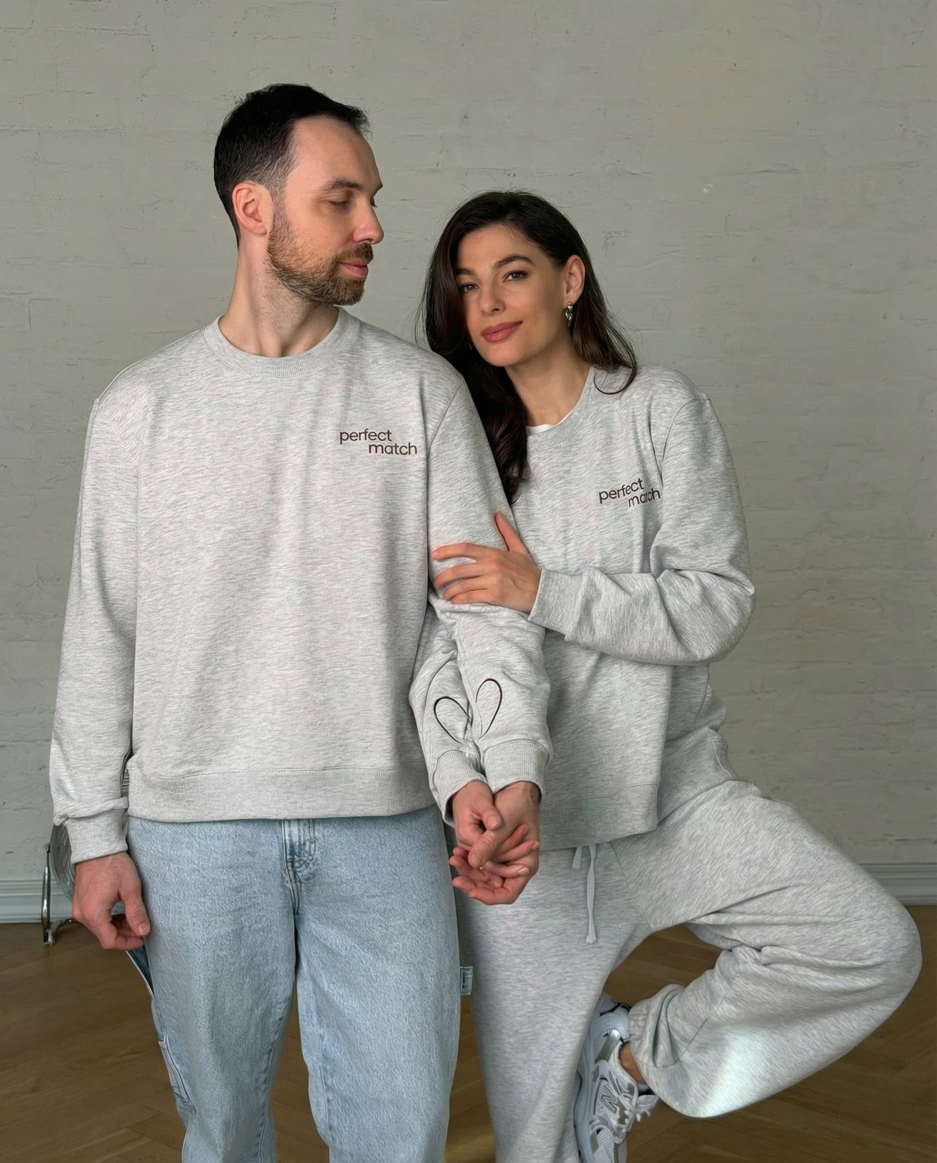 Свитшот с серой вышивкой Perfect Match Свитшот с серой вышивкой Perfect Match — изображение 2