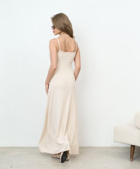 Бежевое трикотажное макси-платье Sabi — изображение 8
