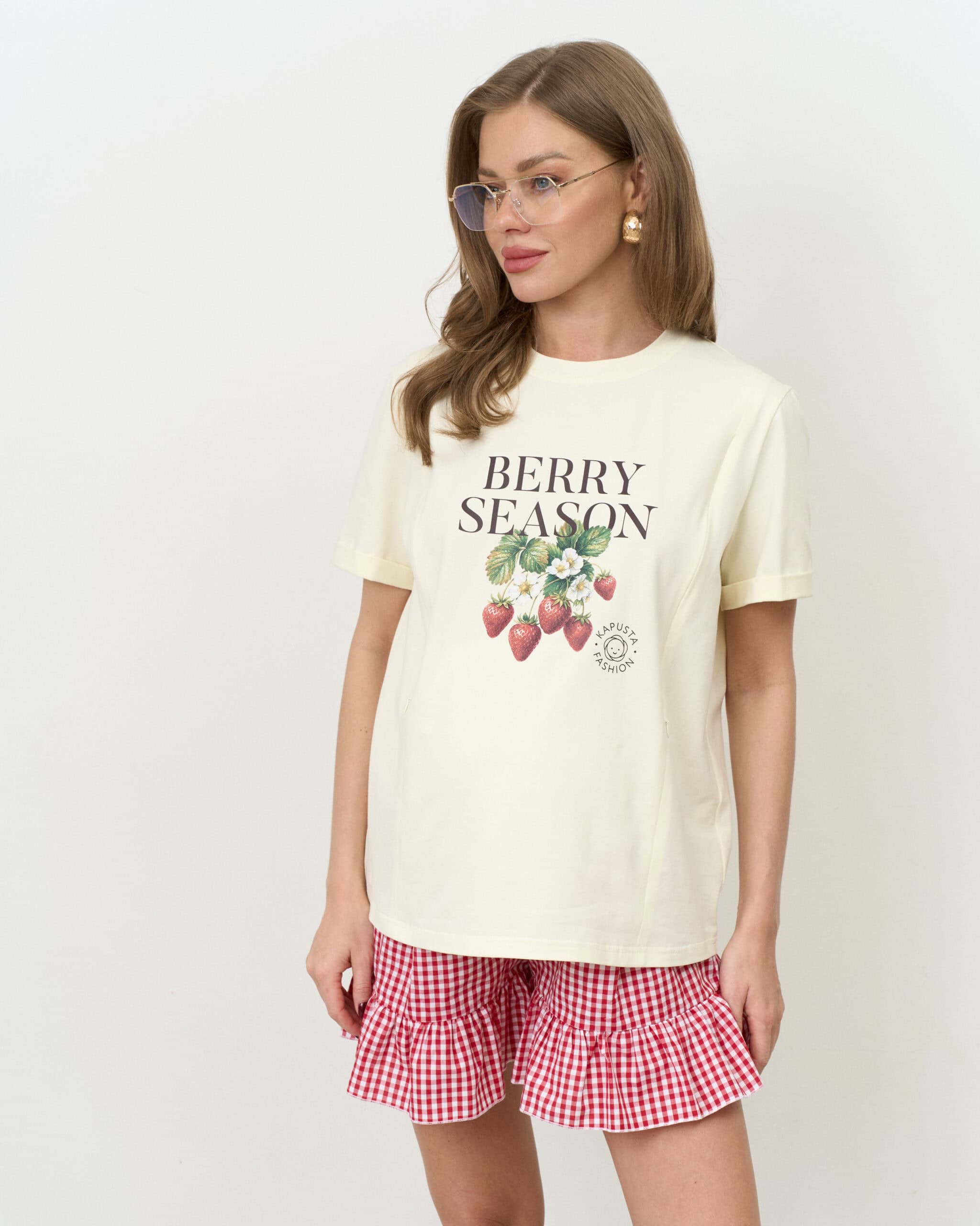 Сливочная футболка для будущих и кормящих мам Berry Season Сливочная футболка для будущих и кормящих мам Berry Season